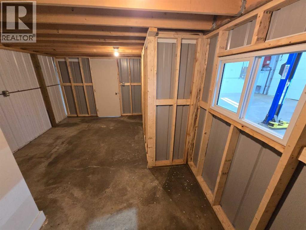 10302 77 Street Property Photo 10
