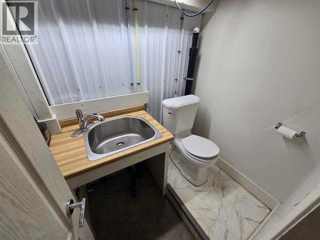 10302 77 Street Property Photo 11