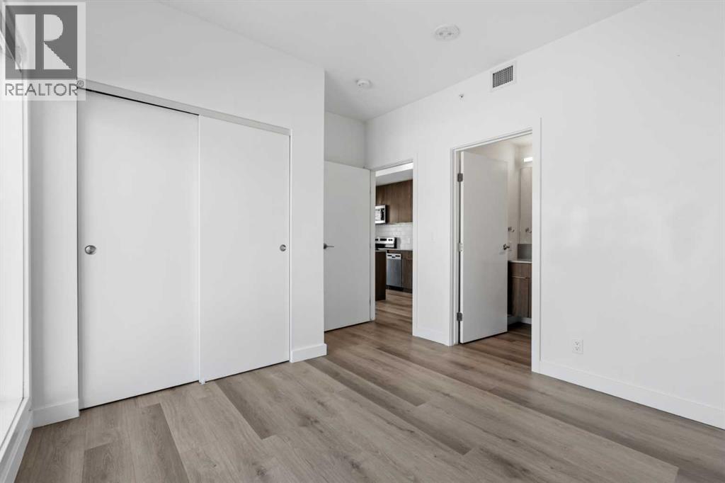 455 1 Avenue Northeast Property Photo 10