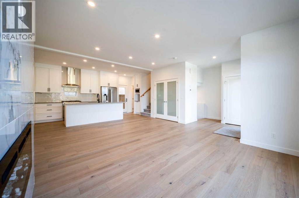 755 Centre Avenue Ne Property Photo 2