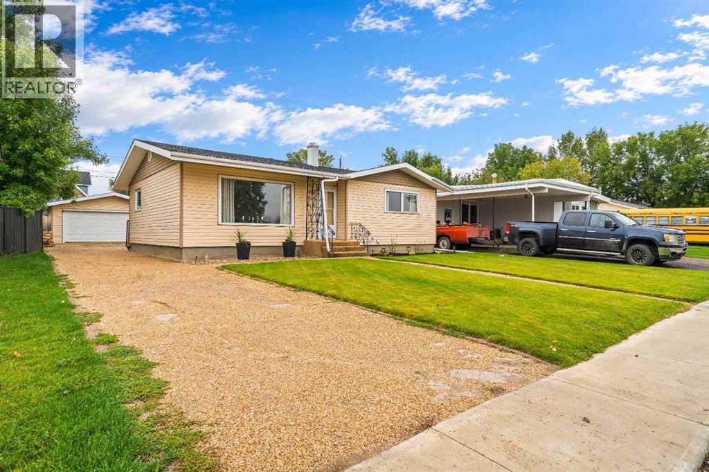 123 3 Avenue E Property Photo 2