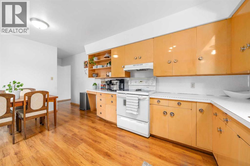 123 3 Avenue E Property Photo 11