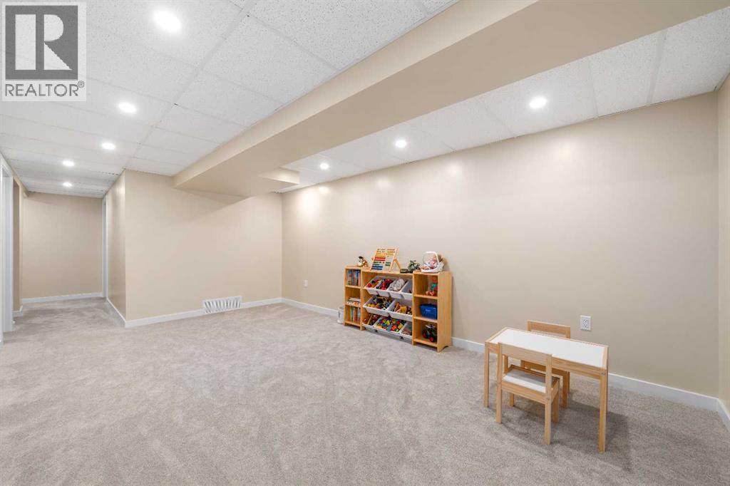123 3 Avenue E Property Photo 18