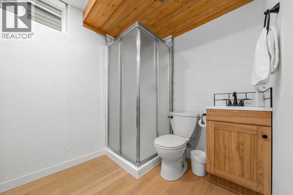 123 3 Avenue E Property Photo 22