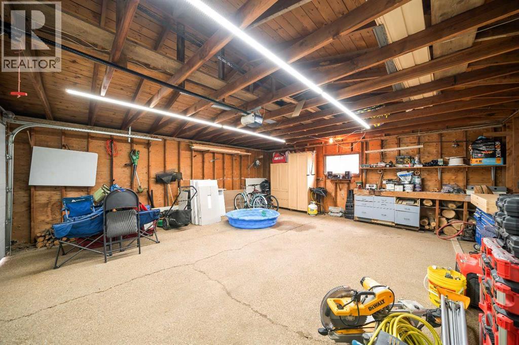 123 3 Avenue E Property Photo 28