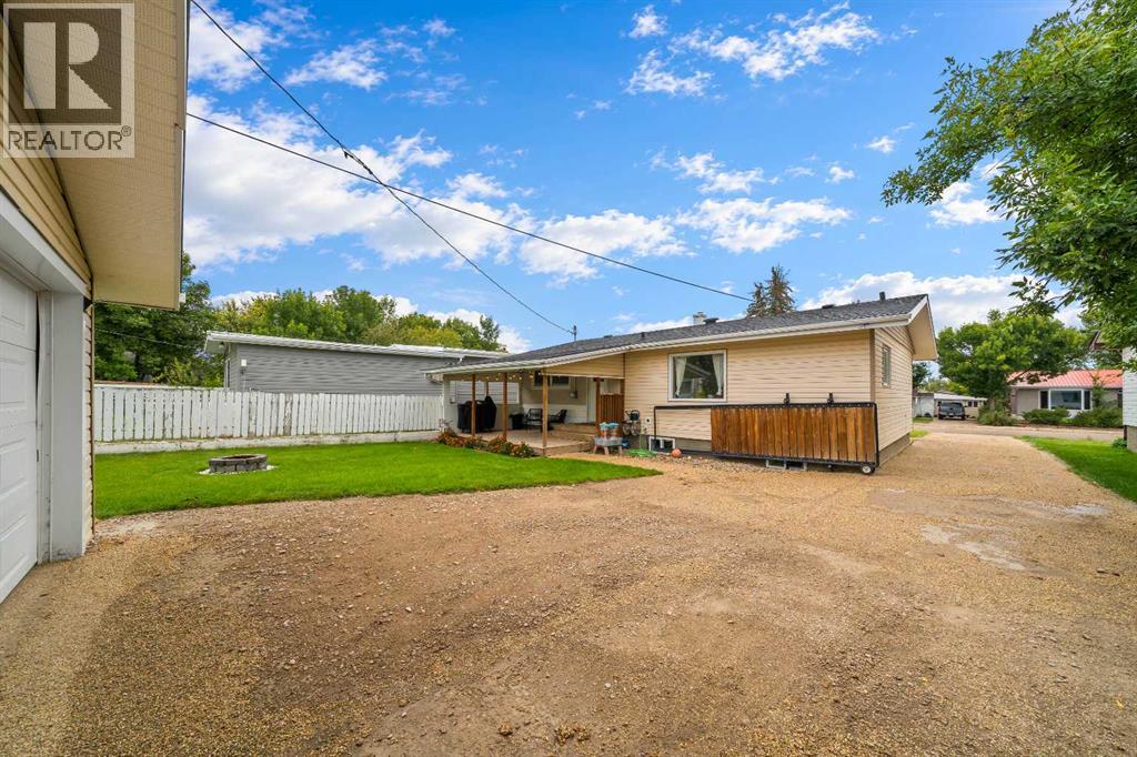 123 3 Avenue E Property Photo 33