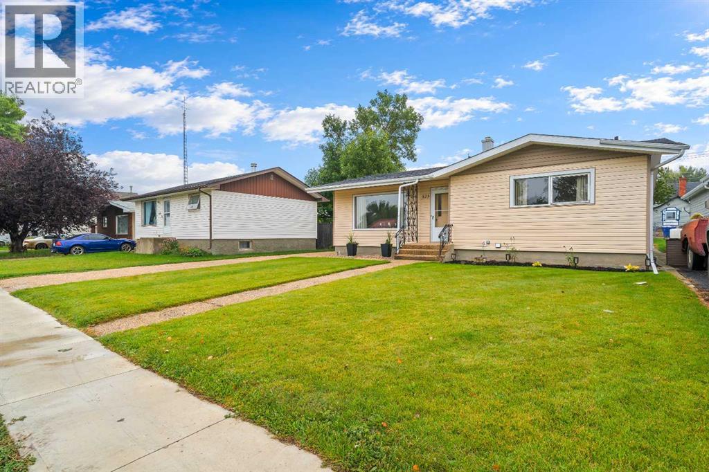 123 3 Avenue E Property Photo 36