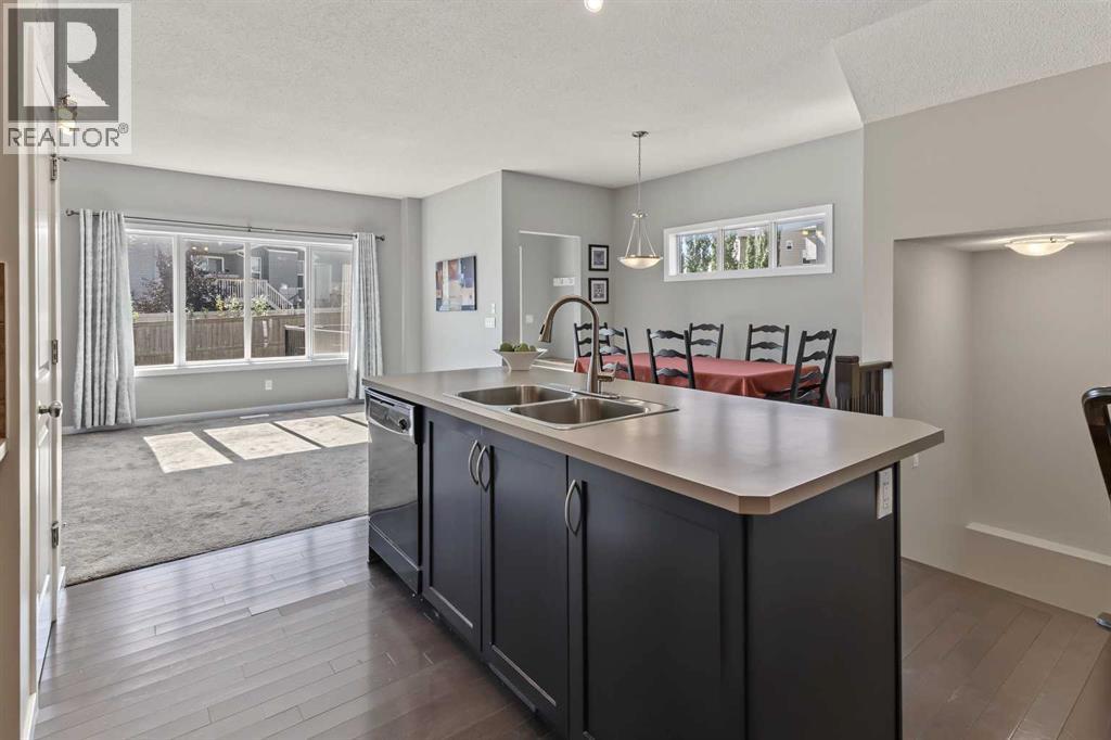 13 Panora View Nw Property Photo 8