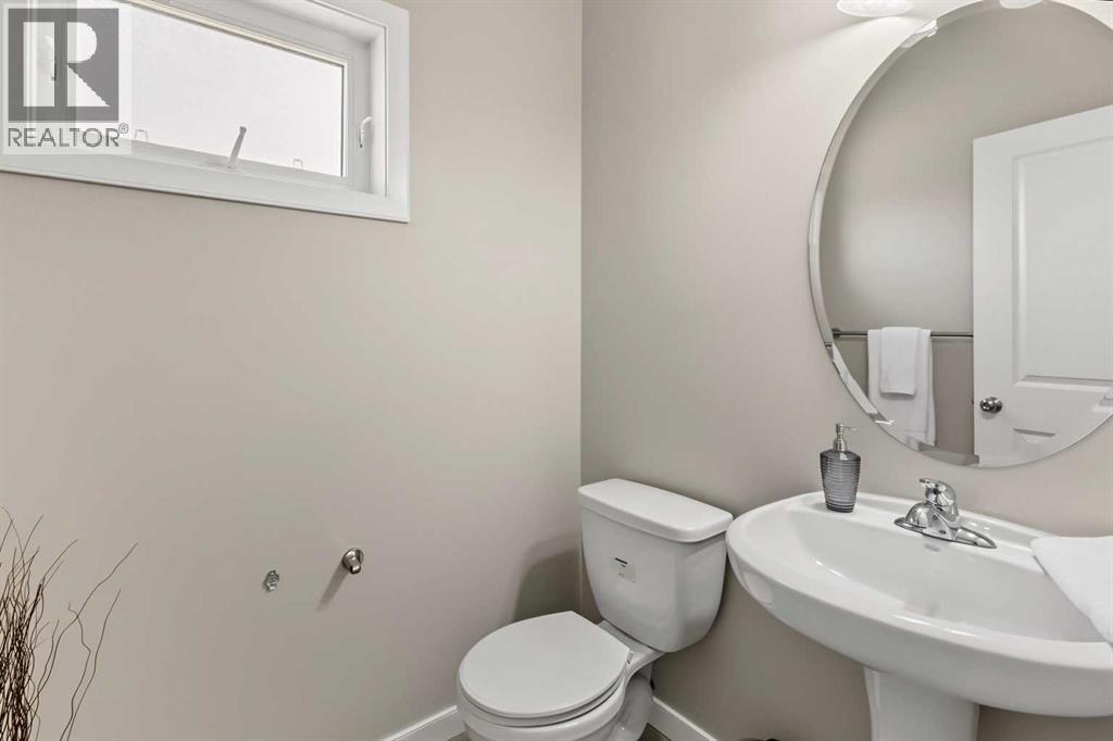 13 Panora View Nw Property Photo 14