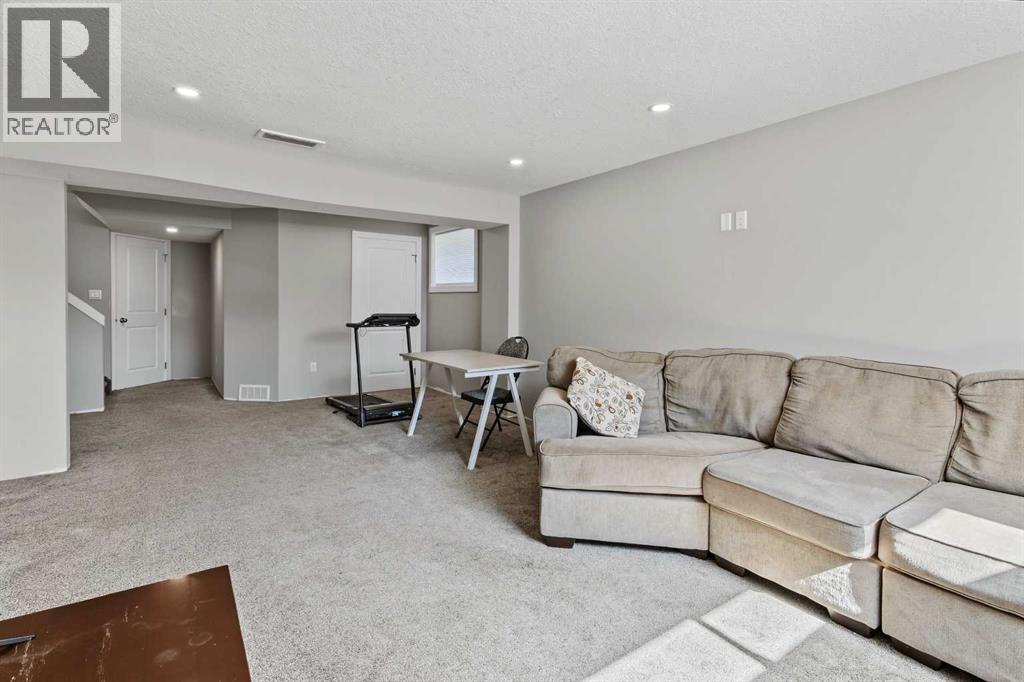 13 Panora View Nw Property Photo 26