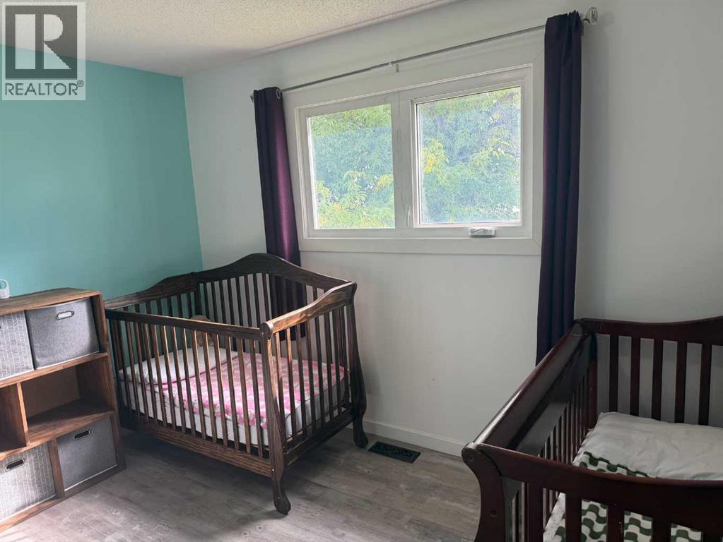4530 54 Avenue Property Photo 10