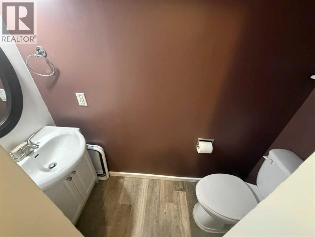 4530 54 Avenue Property Photo 13