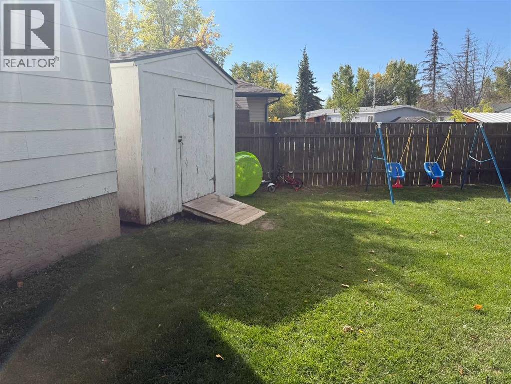 4530 54 Avenue Property Photo 21