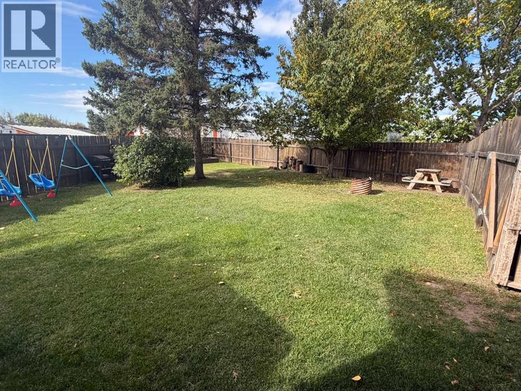 4530 54 Avenue Property Photo 22