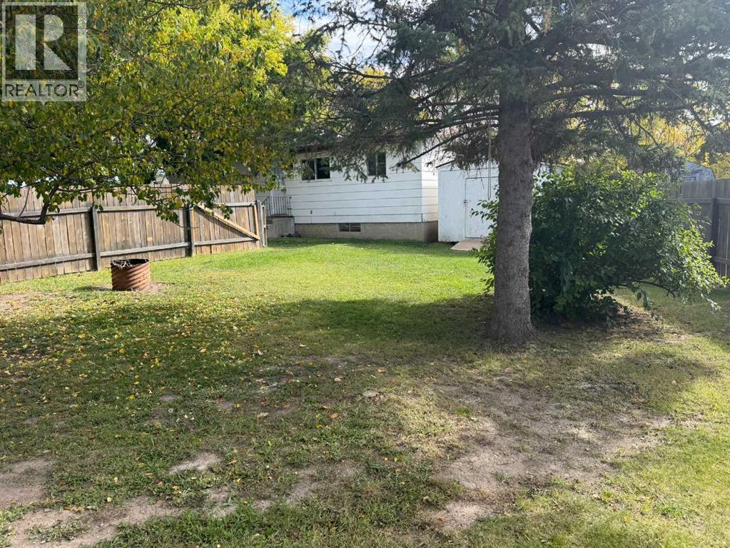 4530 54 Avenue Property Photo 24