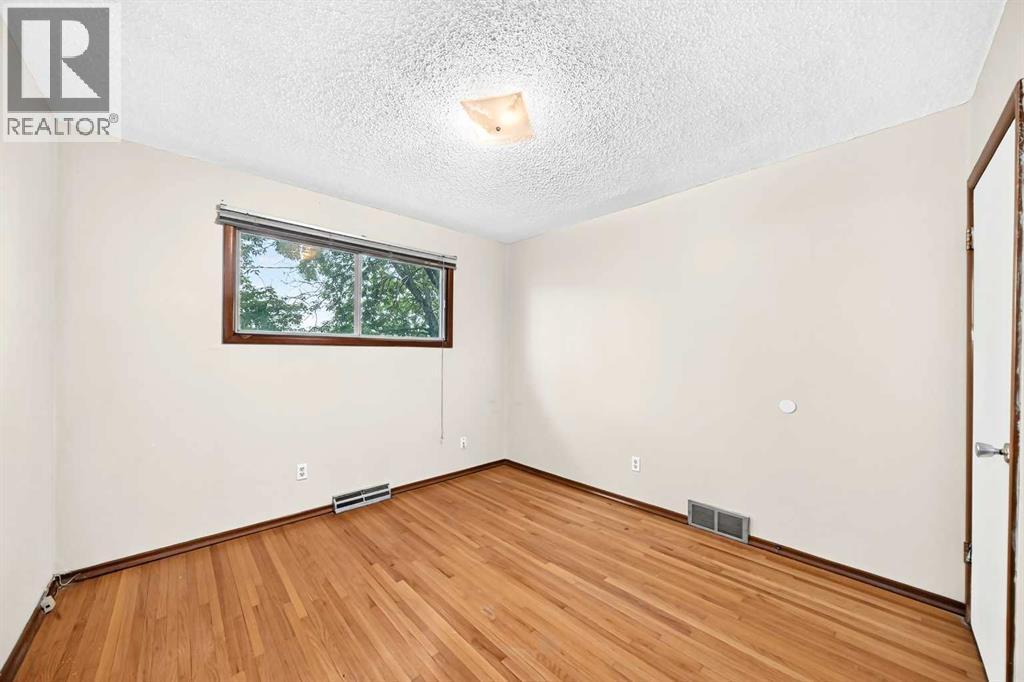 416 & 418 33 Avenue Ne Property Photo 18