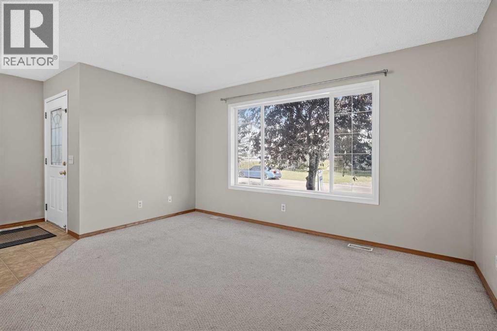 184 Everridge Way Sw Property Photo 5