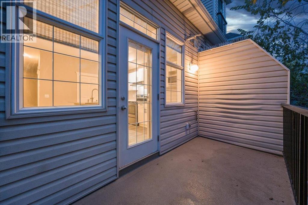 29 Springborough Boulevard Southwest Property Photo 19