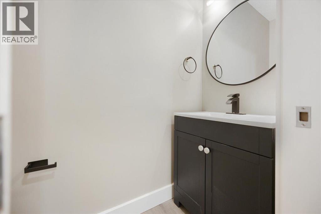 29 Springborough Boulevard Southwest Property Photo 21