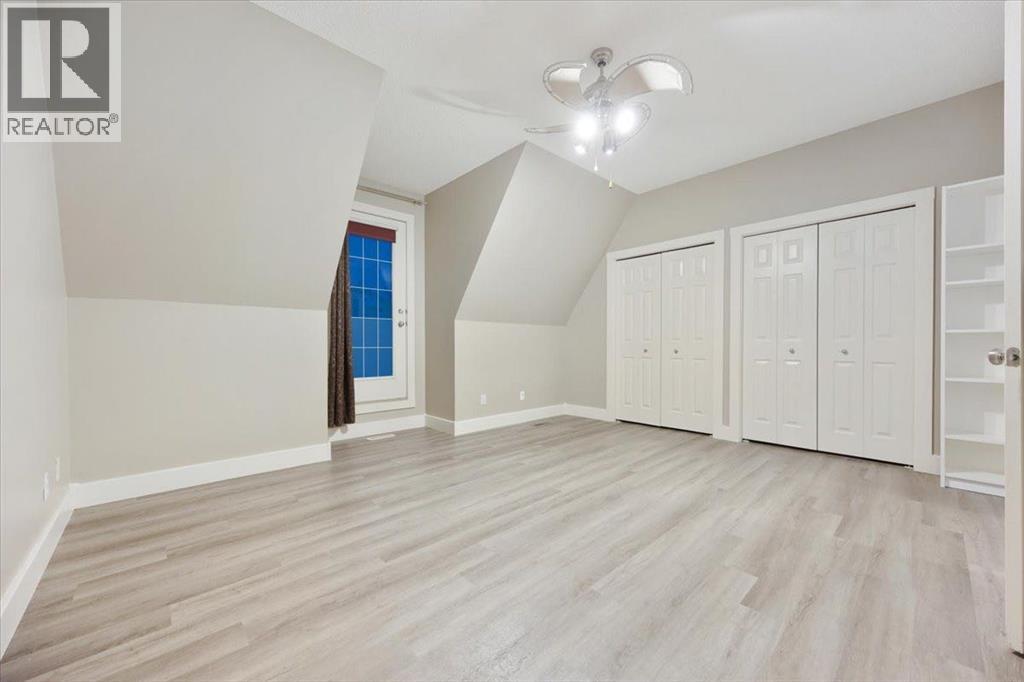 29 Springborough Boulevard Southwest Property Photo 25