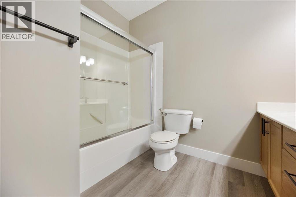 29 Springborough Boulevard Southwest Property Photo 27