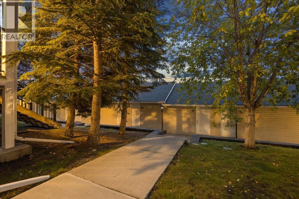 29 Springborough Boulevard Southwest Property Photo 33