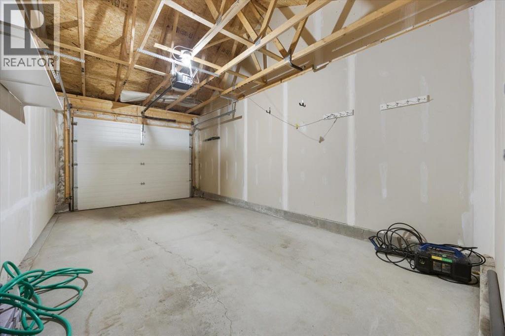 29 Springborough Boulevard Southwest Property Photo 34