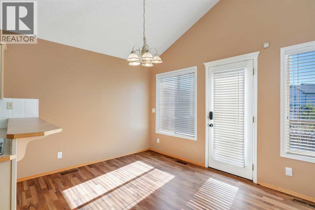 186 Cramond Close Se Property Photo 11