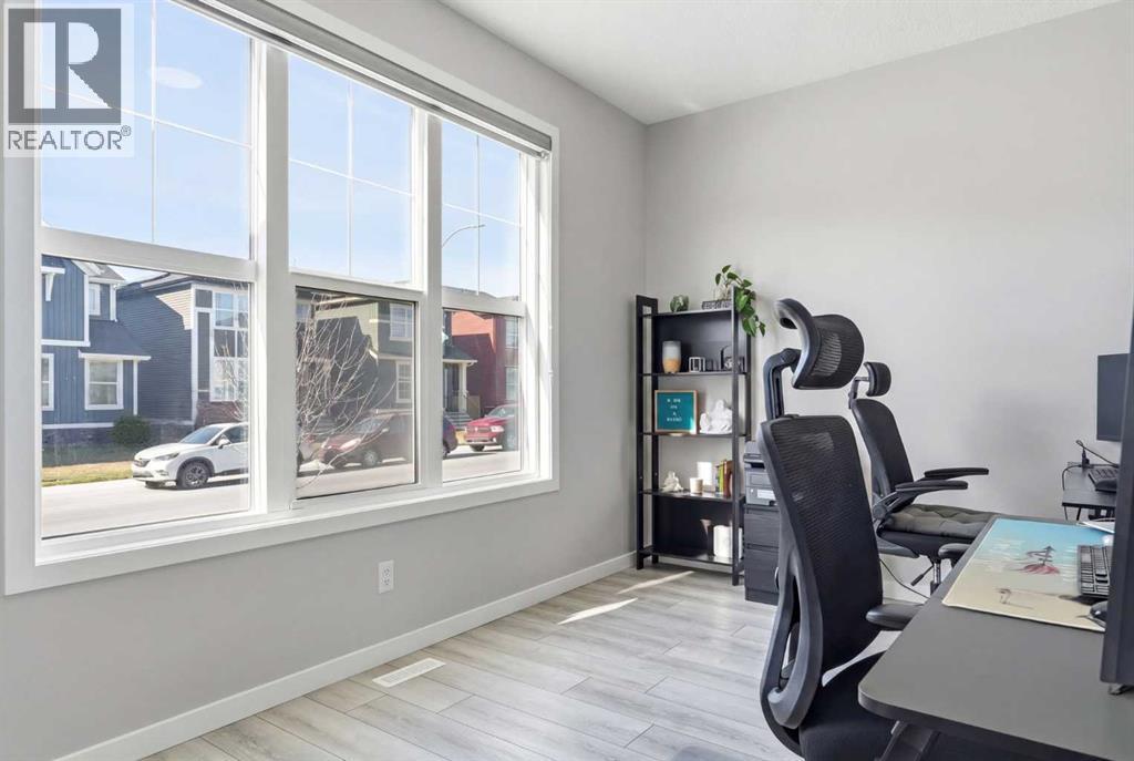 44 Amblefield Avenue Nw Property Photo 4