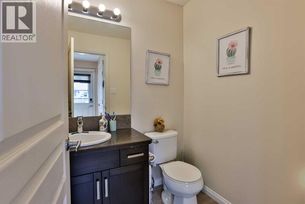 832 Silkstone Close W Property Photo 11