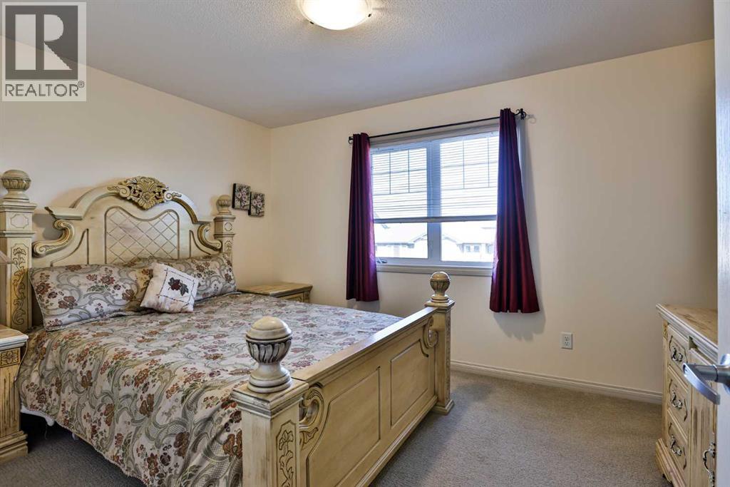 832 Silkstone Close W Property Photo 16