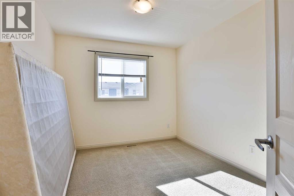 832 Silkstone Close W Property Photo 19