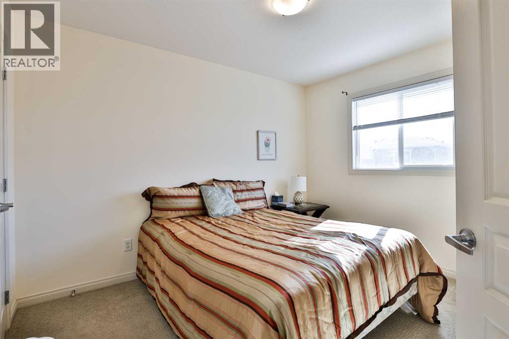 832 Silkstone Close W Property Photo 20