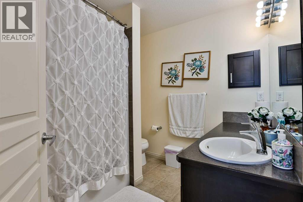 832 Silkstone Close W Property Photo 21