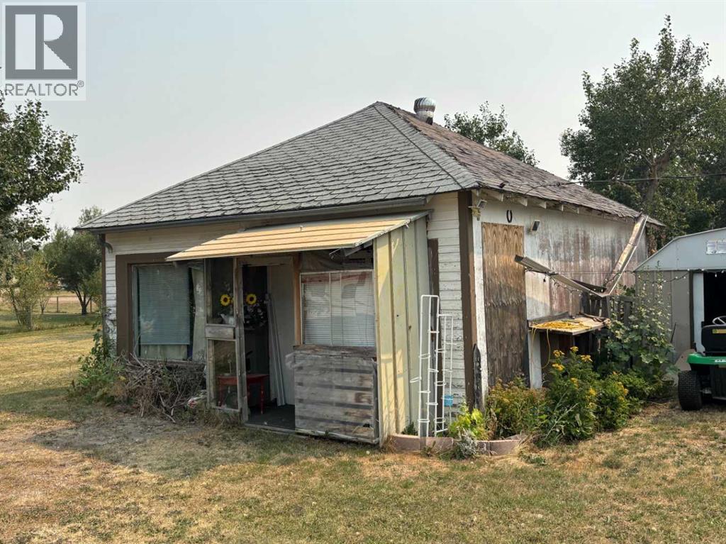 101 3 Street Property Photo 4