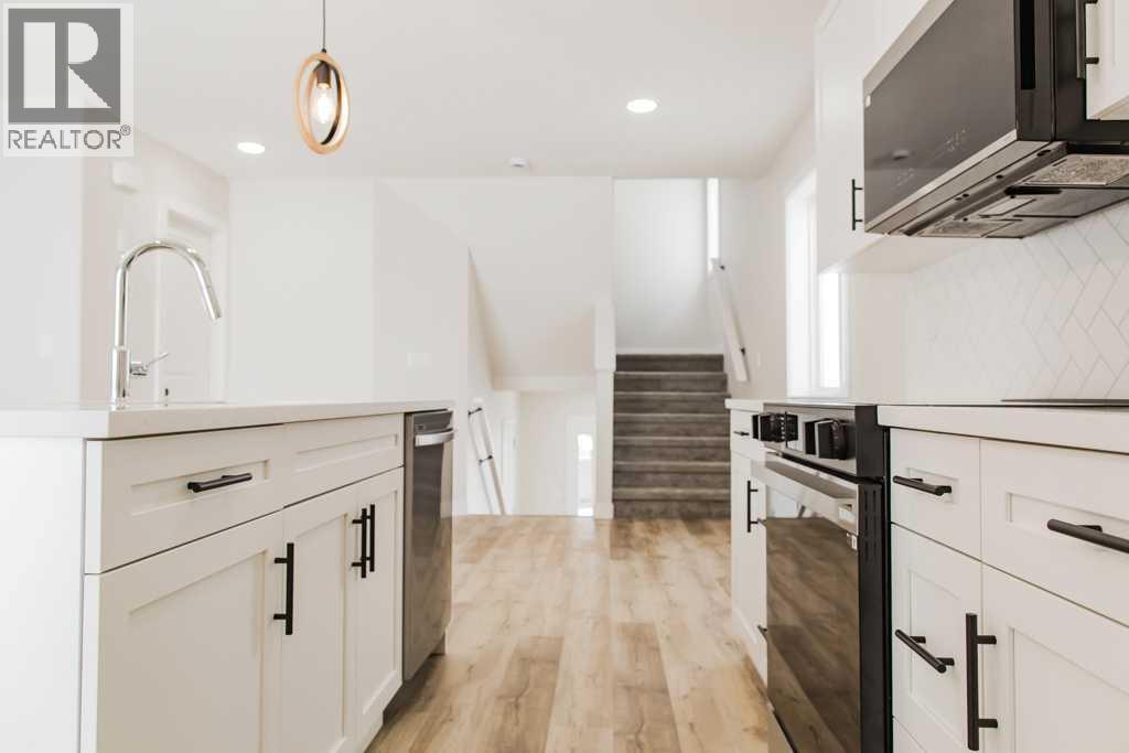 11405 95 Street Property Photo 2