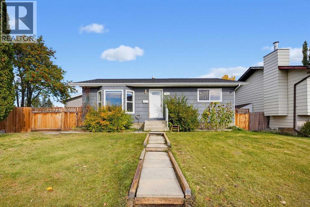 63 Dundee Crescent Property Photo 2