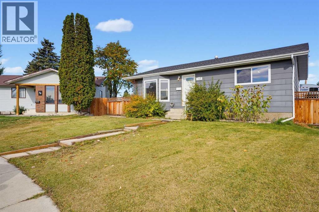 63 Dundee Crescent Property Photo 3