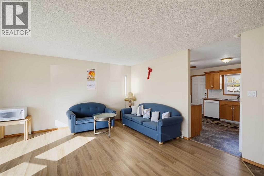 63 Dundee Crescent Property Photo 6