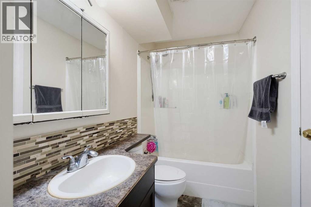 63 Dundee Crescent Property Photo 10
