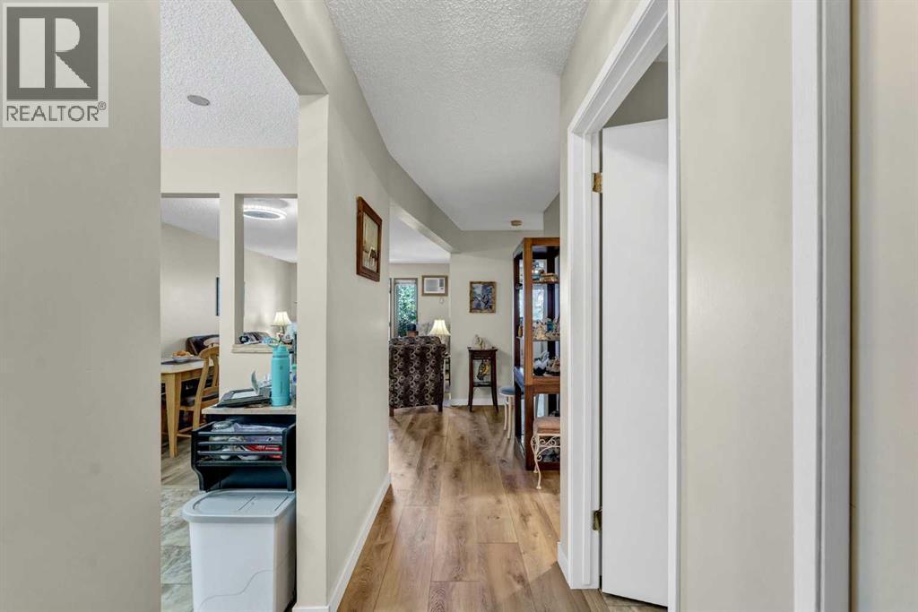 252 4 Street Southeast Property Photo 7
