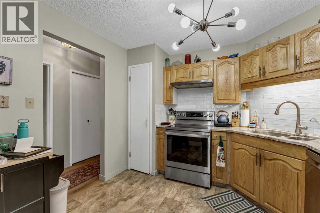 252 4 Street Southeast Property Photo 11