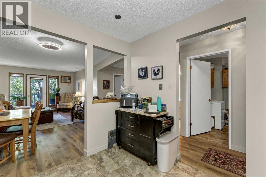 252 4 Street Southeast Property Photo 12