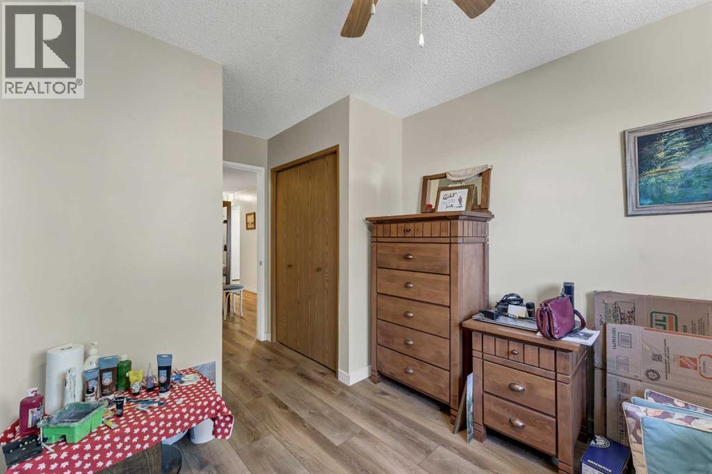 252 4 Street Southeast Property Photo 24