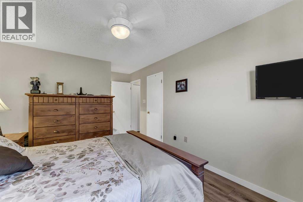 252 4 Street Southeast Property Photo 28