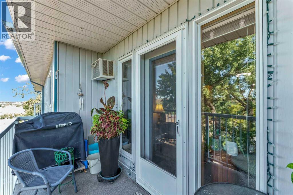 252 4 Street Southeast Property Photo 31