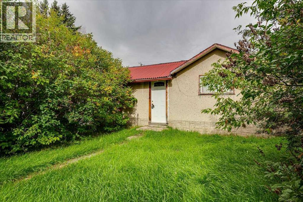 2214 19 Avenue Property Photo 2