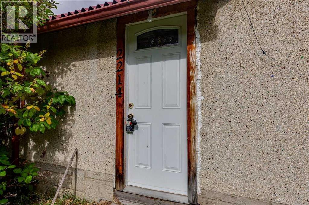 2214 19 Avenue Property Photo 3