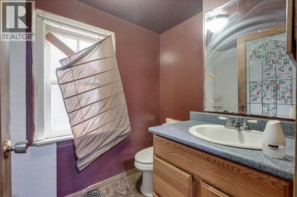 2214 19 Avenue Property Photo 16
