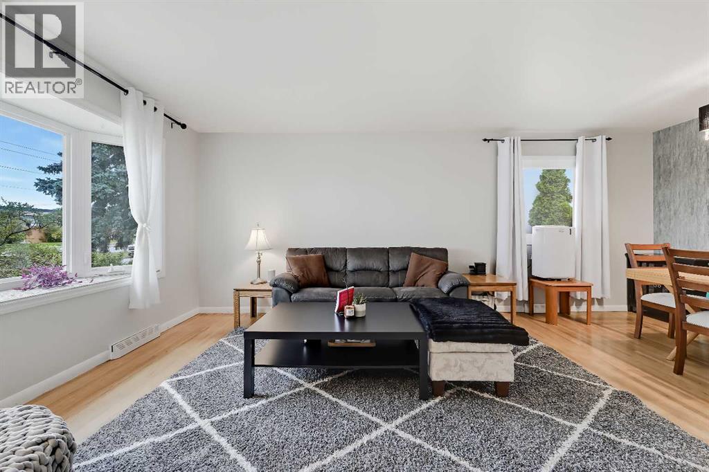 176 Frobisher Boulevard Se Property Photo 3